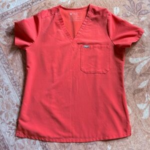 💖🧡💚 FIGS Hot Coral Catarina top (M), from original limited release 💚🧡💖